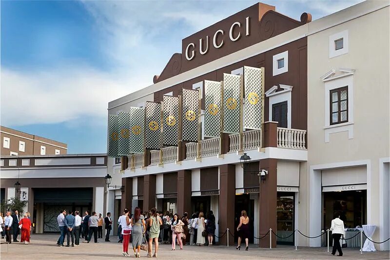 Тц outlet. Аутлет Сицилия. Аутлет в Италии. Аутлет-деревня Zsar Outlet Village. Outlet Village Gucci.