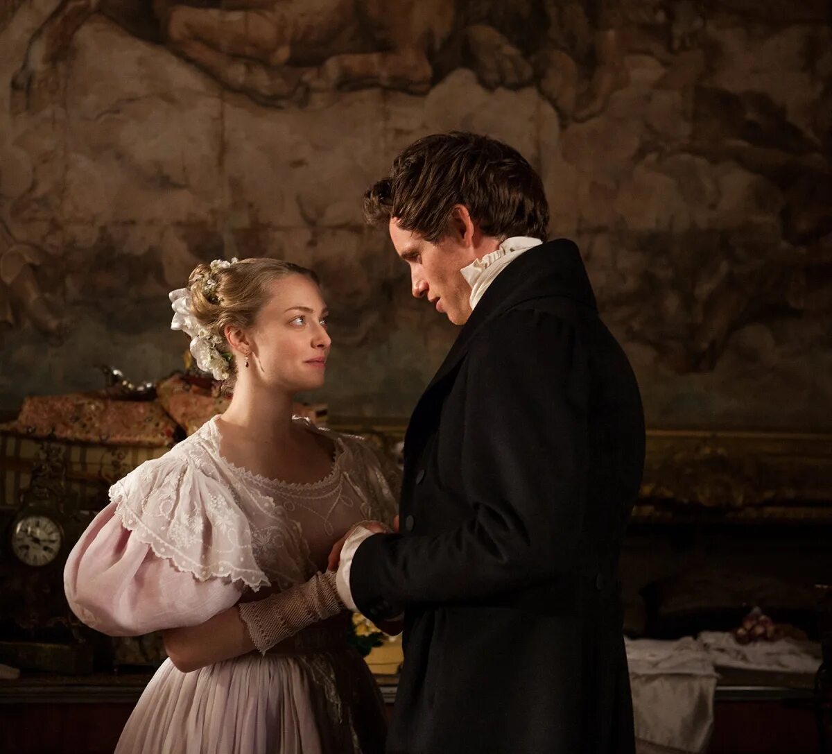 эль фаннинг мэри шелли. чуть свет – в кэндлфорд сериал. оливия холлинен чуть свет в кэндлфорд. миа васиковска джейн эйр. эдди редмэйн отверженные.