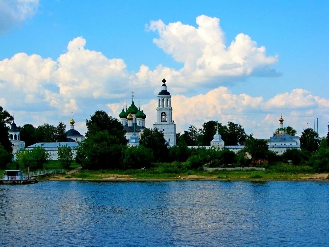 Матерью русских рек люди. Волга Матушка река. Волга река. Волга Матушка Саратов. Волга Матушка Ульяновск.