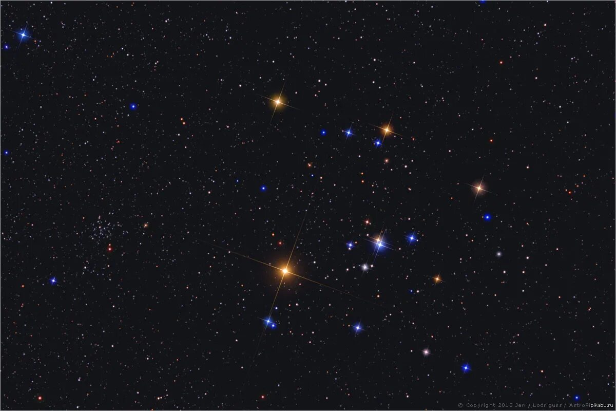 Звездное небо астронет. Рассеянное звездное скопление Гиады. Гиады в созвездии тельца. Созвездие Телец Гиады. Созвездие Альдебаран Плеяды Гиады.