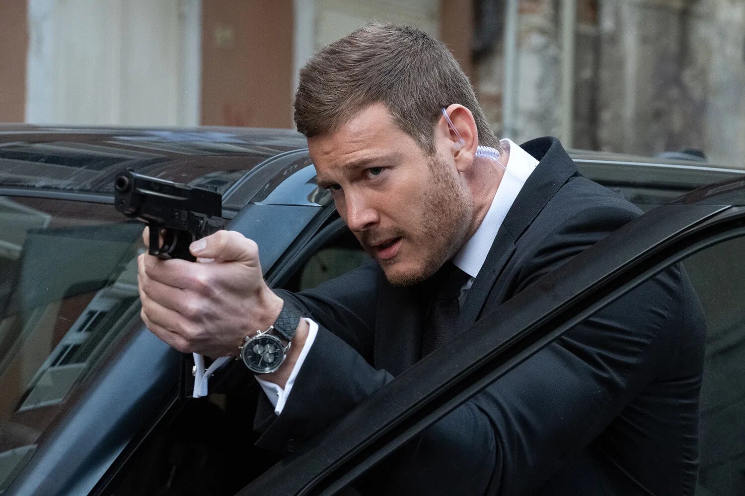 кевин костёр телозранитель. петчтай вонгкамлао телохранитель. тиль швайгер бронежилет. телохранитель сериал 2018. кевин костер телохранитель.