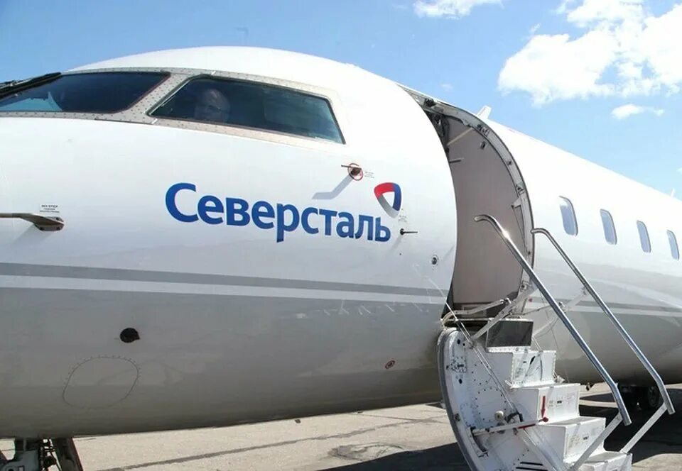 Сайт аэропорта череповец северсталь. CRJ 200 самолет Северсталь. Самолёт Северсталь SSJ 100. Авиапредприятие Северсталь аэропорт. Самолёт Северсталь Череповец.