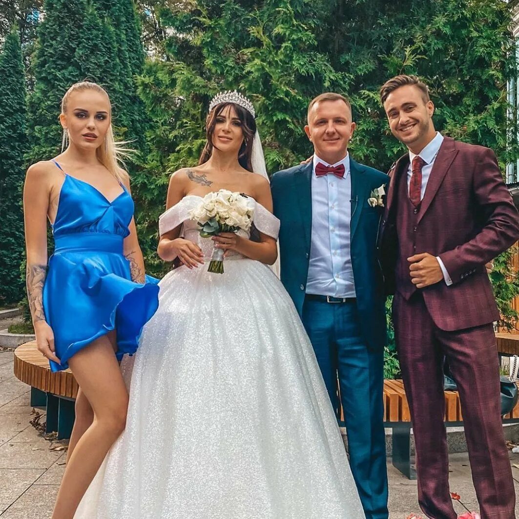 свадебный наряд для невесты. жених и невеста. Everwood. жениться на простушке. скотт иствуд дальняя дорога.