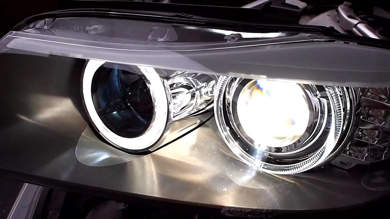 Xenon project ru. BMW e90 ксенон. BMW e90 светодиодные линзы. BMW e90 Active Xenon. BMW 3 e90 bi led.