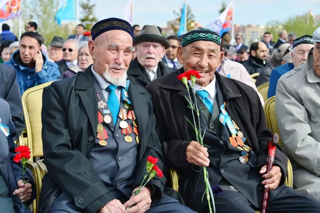 9 мая в казахстане. День Победы в Казахстане. Ветераны Казахстана. Ветераны ВОВ Казахстана. 9 Мамыр.