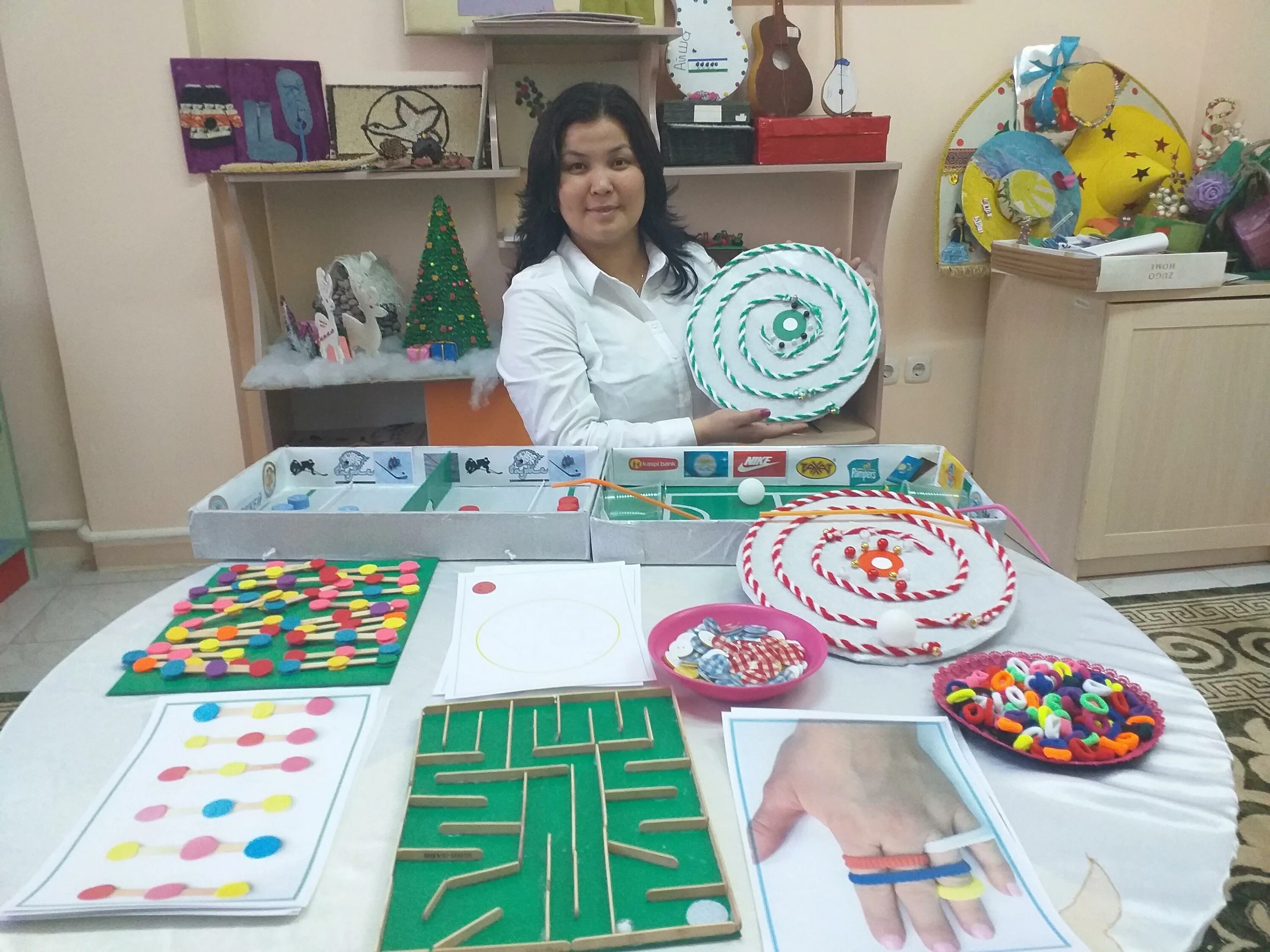 Нейро жаттығулар бастауыш сынып. В китае логопед. Бүгін сабақта надписькартинки. Технология сабагы. Лепка по монтессори.