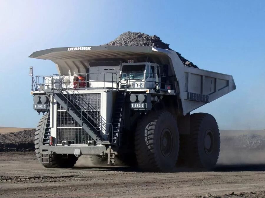 Карьерный самосвал caterpillar 797b. Немецкий самосвал liebherr t282b. Белаз карьерный самосвал. Фотографии больших машин. Фотографии больших машин.