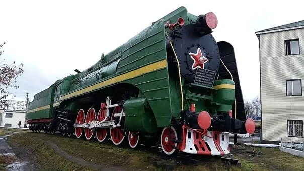 Ржд шарья. Паровоз п36 ярославль. паровоз памятник город шарья. п36 147 паровоз.