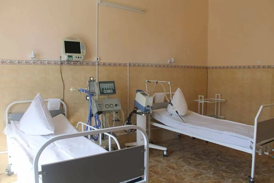 палатное отделение больницы. вид из палаты больницы. зал ожидания в больнице. есть места в больнице.