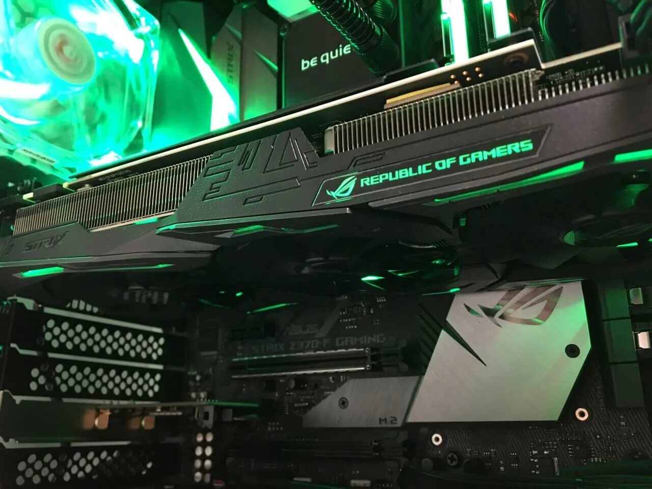 1070 strix gaming. ASUS Strix 1070 8gb плата. Видеокарта Strix 1070 светиться. 1070 8 Strix схема. 1070 Strix фото.