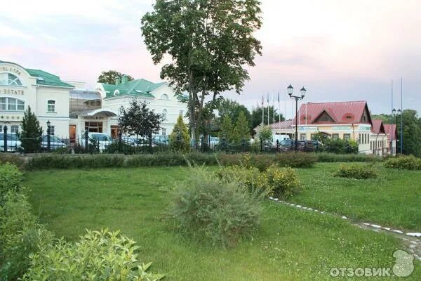 Олд эстейт. Олд эстейт псков. Old estate псков. Олд эстейт псков. Олд эстейт псков река пскова вид.