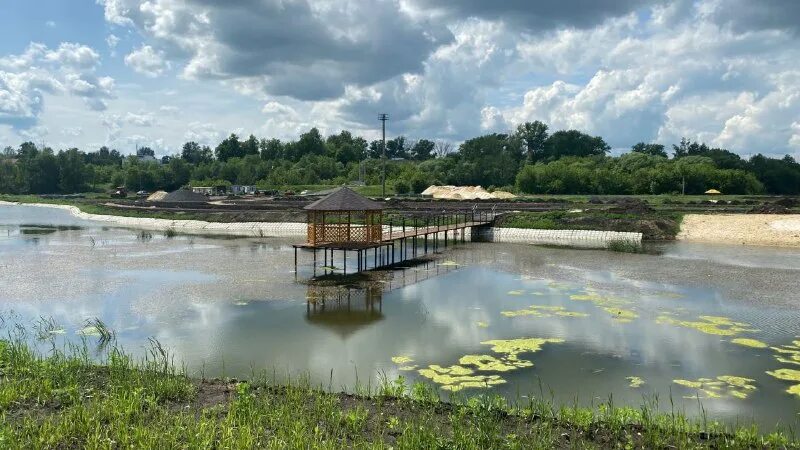 Озеро шеино еманжелинский район. Рыбалка в колпне у пьера. Село яковка колпнянского района орловской области. Мансуровский парк новодеревеньковский район. Пруд радужный орловская область.