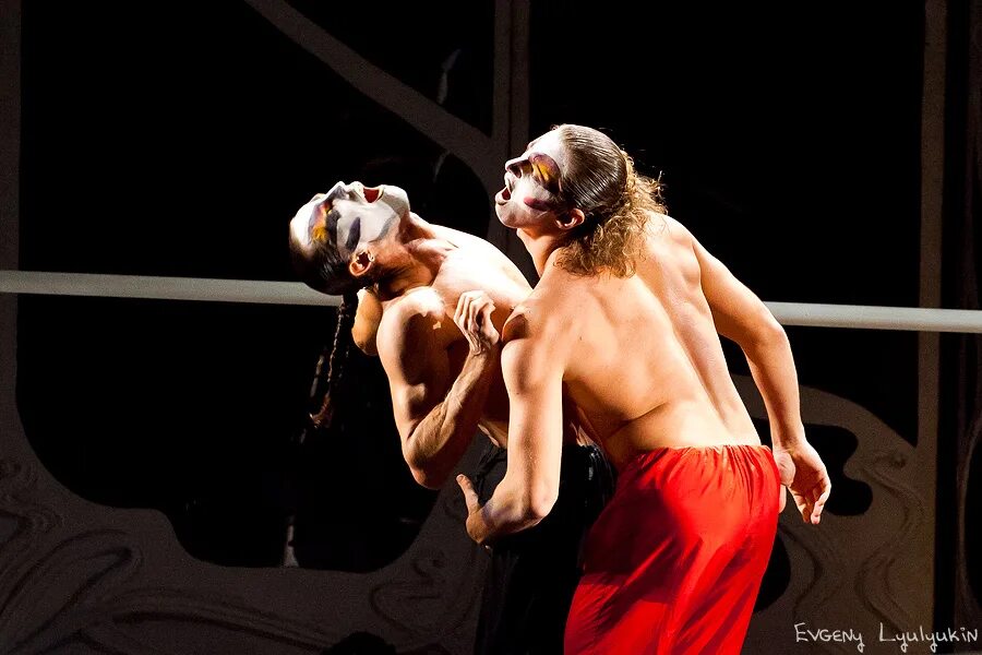 роман виктюк театр. музыка спектакль виктюка. роман виктюк саломея. театр романа виктюка служанки. театр романа виктюка служанки.