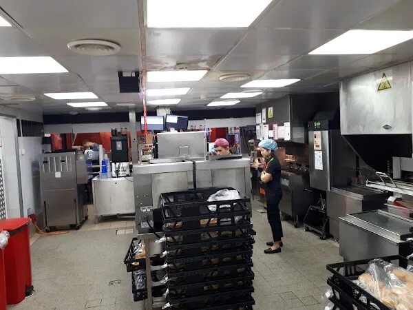 File:Burger King restaurant Moscow Metropolis.jpg - Wikipedia