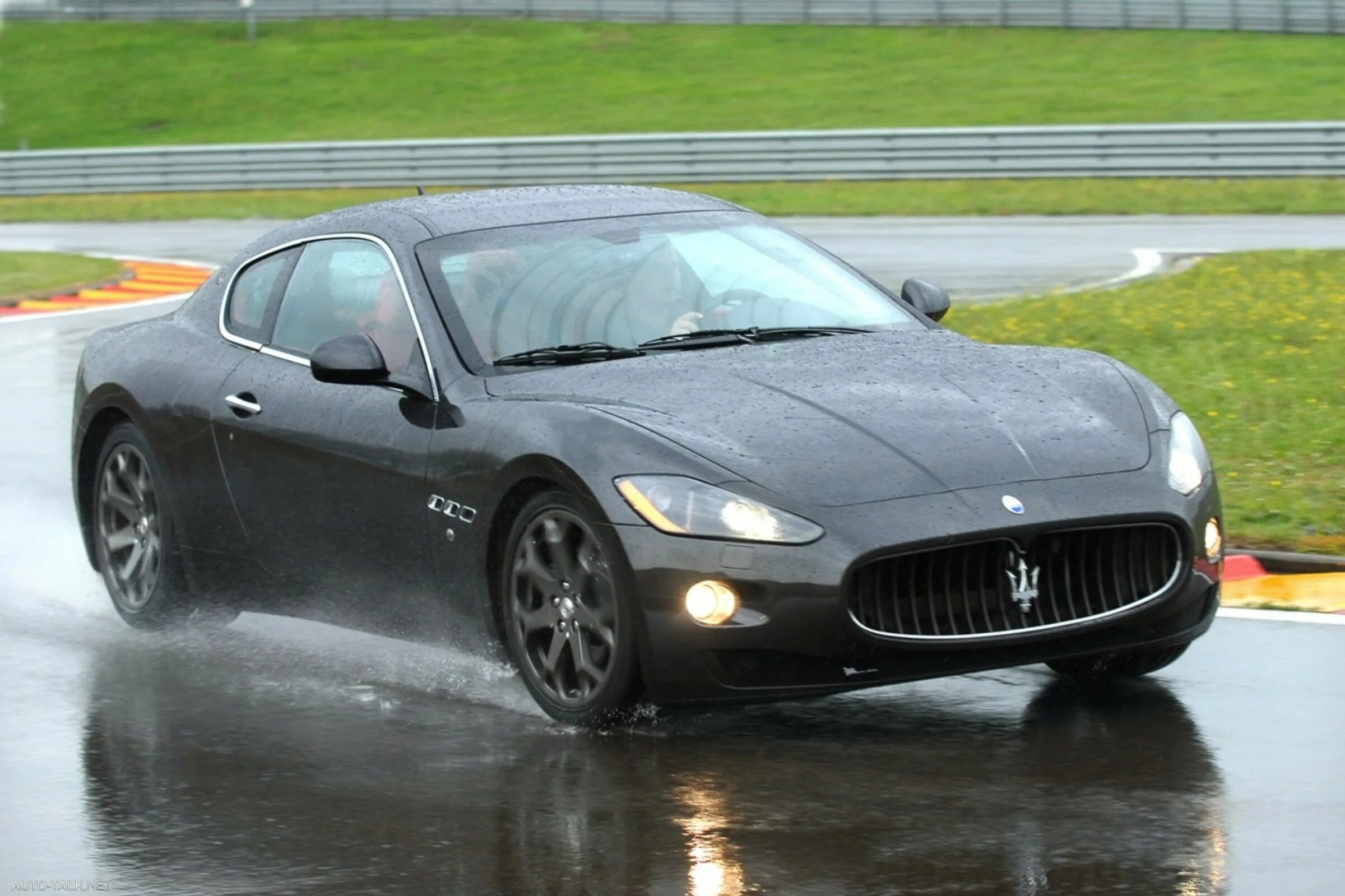 Мазерати ГРАНТУРИЗМО. Мазерати 2007 года. Мазерати 240. Maserati 535.