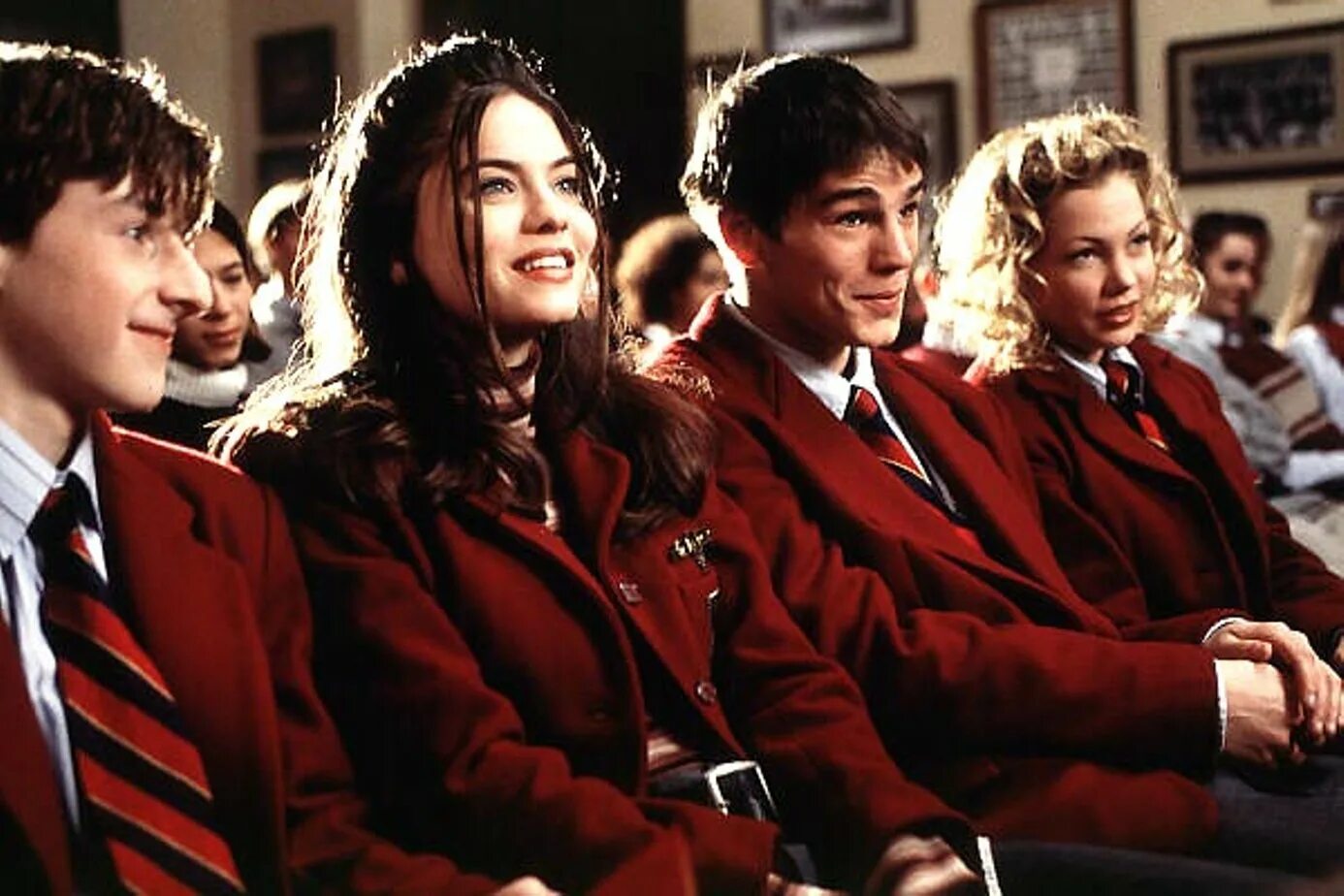 Двадцать х. Джош хартнетт хэллоуин 20 лет спустя. Двадцать х. H2o просто добавь воды 2006. Кариба хейн и фиби тонкин.