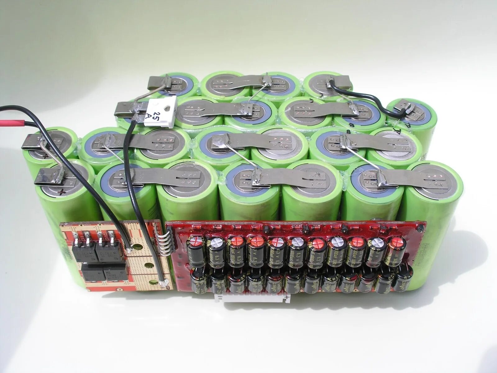 Electric batteries. BMS 4s lifepo4. BMS для lifepo4 аккумуляторов. Сборка батареи lifepo4. Lifepo4 cb126.