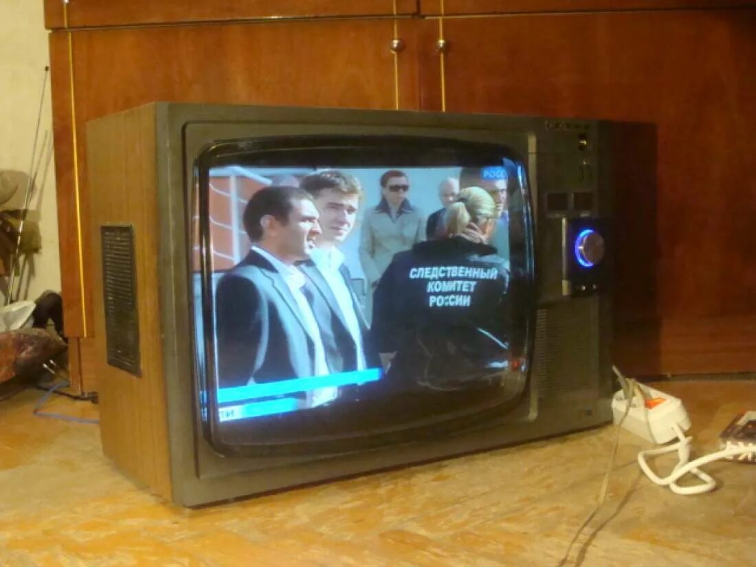 кронштейн поворотный кп-16. самодельный телевизор ссср. подставка для телевизора. корпус телевизора. деревянный телевизор.