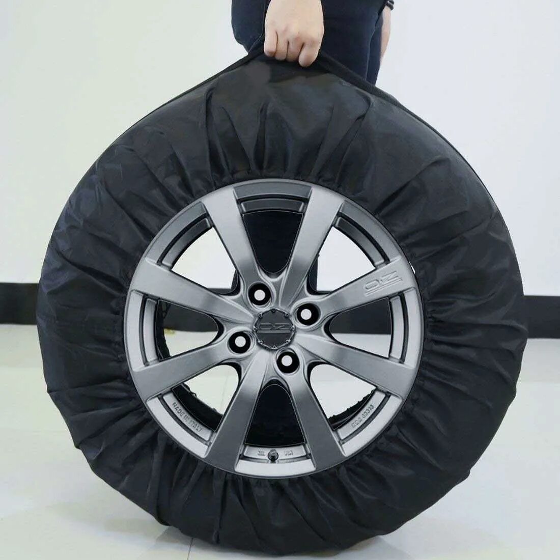 Аксессуары для колес. Чехлы для хранения колёс Home Comfort "Premium car Storage Bag r13-16". Чехлы для колес (r12-17)(к-т 4шт)(чко-4). Чехол для колеса r19 для Бентли. Чехол на колесо r22.