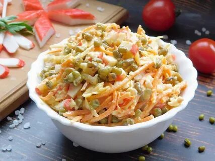 Крабовый салат с морковью и сыром