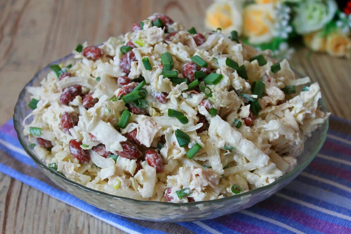 Быстрый рецепт салатов на скорую. Вкусный салат на скорую руку. простые салатики на скорую руку. салаты на скорую руку вкусные и простые. легкие салатики на скорую руку.