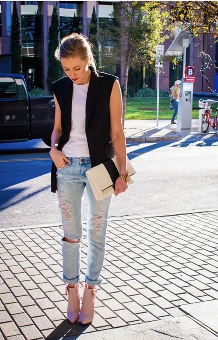 Джинсы с жилетом женские фото These 15 Blogger Outfits Will Show You How To Wear A Sleeveless Jacket fashion S