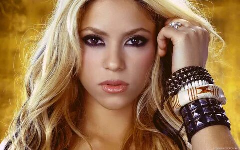 Blonde shakira