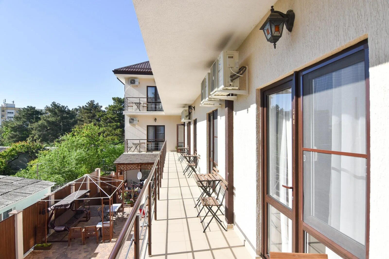 Лоо декабристов 117. Вилла терраса соната в лоо декабристов 117. Гостиница родина лоо. Дообская 22 кабардинка. Кабардинка гостевой дом арго на спортивной 24.