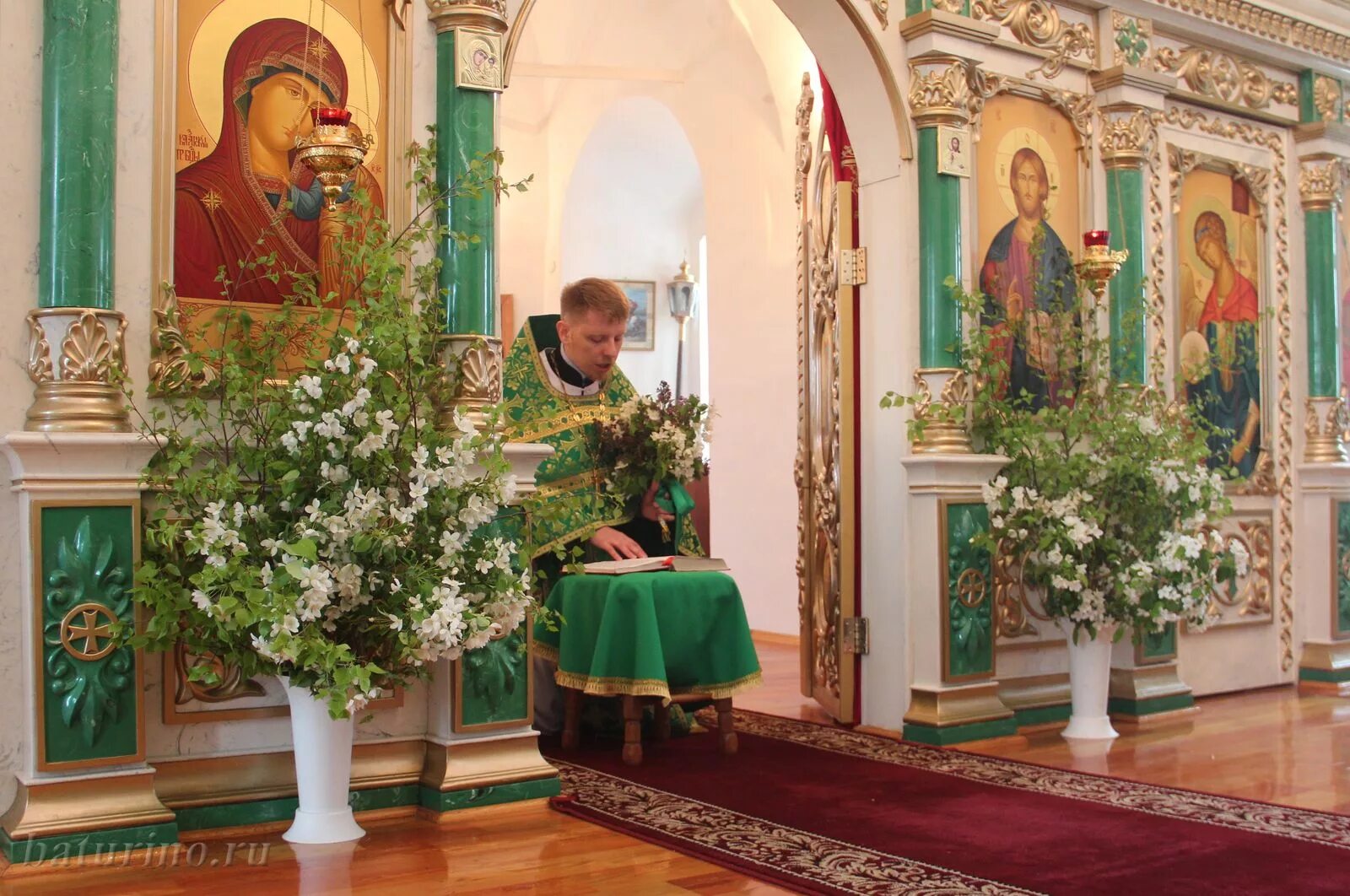 Приходские и церковные церкви. Как работают храмы сегодня. Как работают храмы сегодня. Как работают храмы сегодня. Храм рождества христова уралмаш.