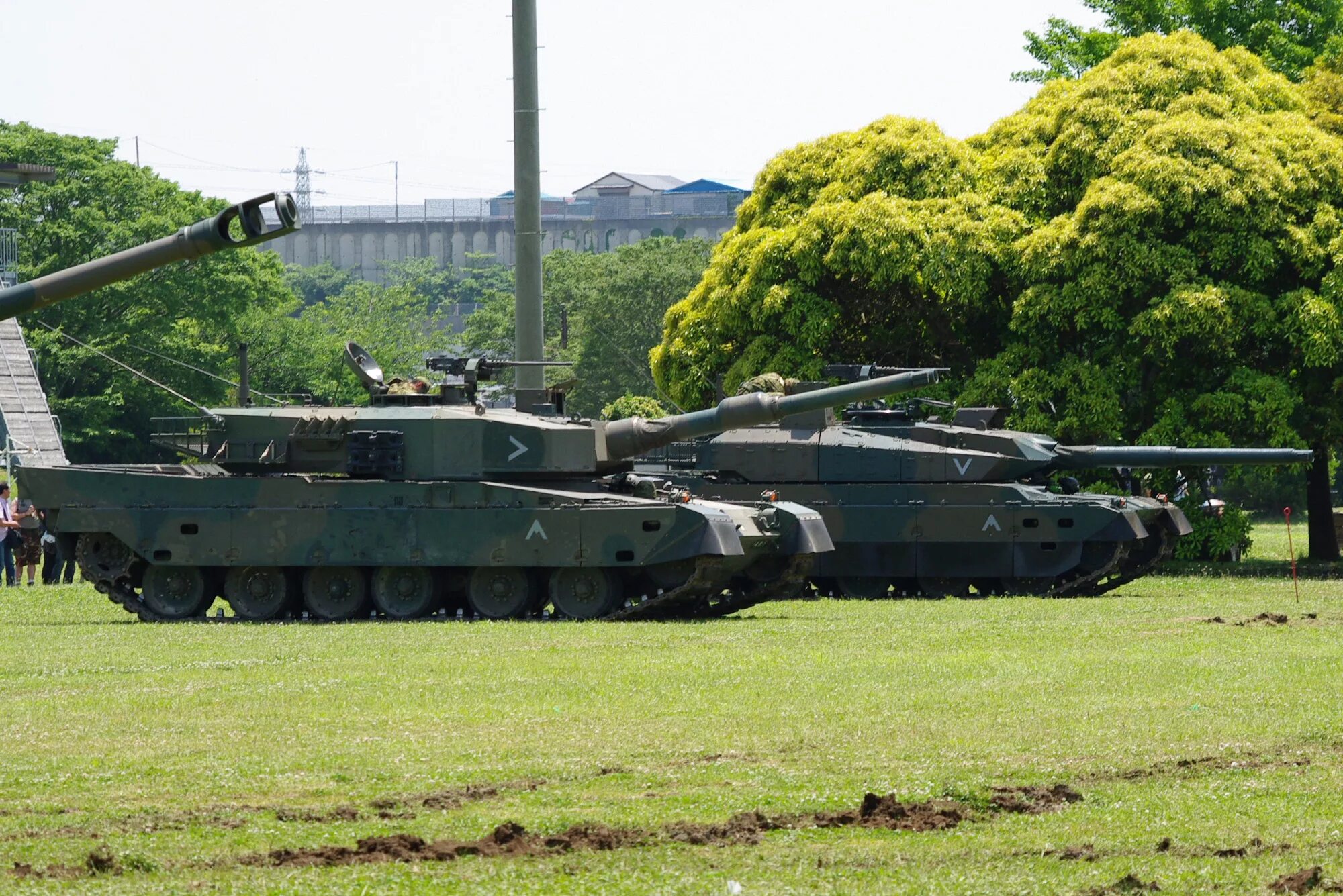 Танки десятки. Тайп 10 танк. Японский танк Тип 10. Танк тайп 90. Type 10 и Type 90.