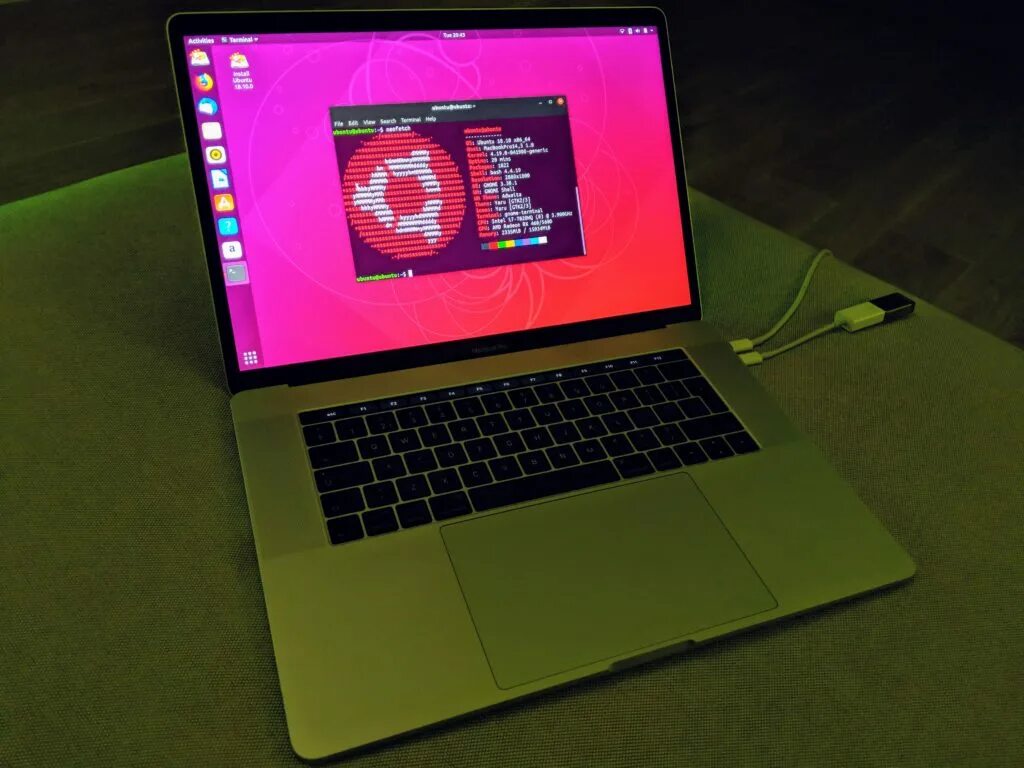 Linux установить mac. Ubuntu macbook. линукс на макбук. линукс виндовс макбук. macbook pro 2011 on linux.