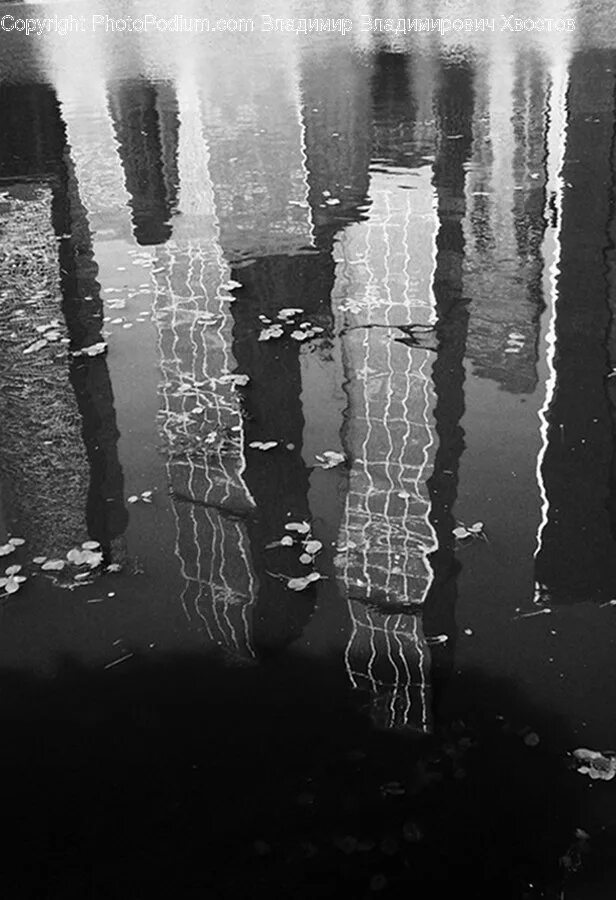 Отражение человека в воде. Отражение в воде слушать. Девушка в воде. Отражение в воде слушать. Отражение в воде слушать.