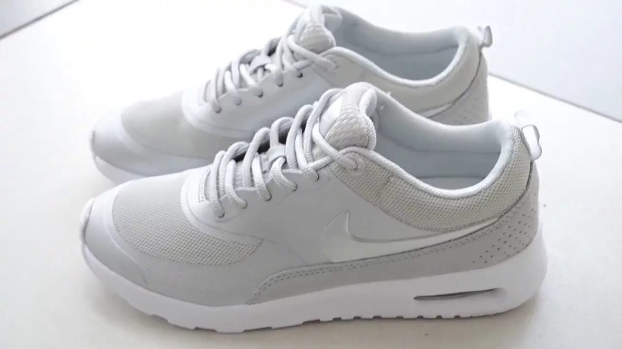 Найки светлые. Кроссовки Nike Air серые женские. Кроссовки найк женские 2023. 10219814101 Найк кроссовки женские. Кроссовки найк серые женские 916797-004.