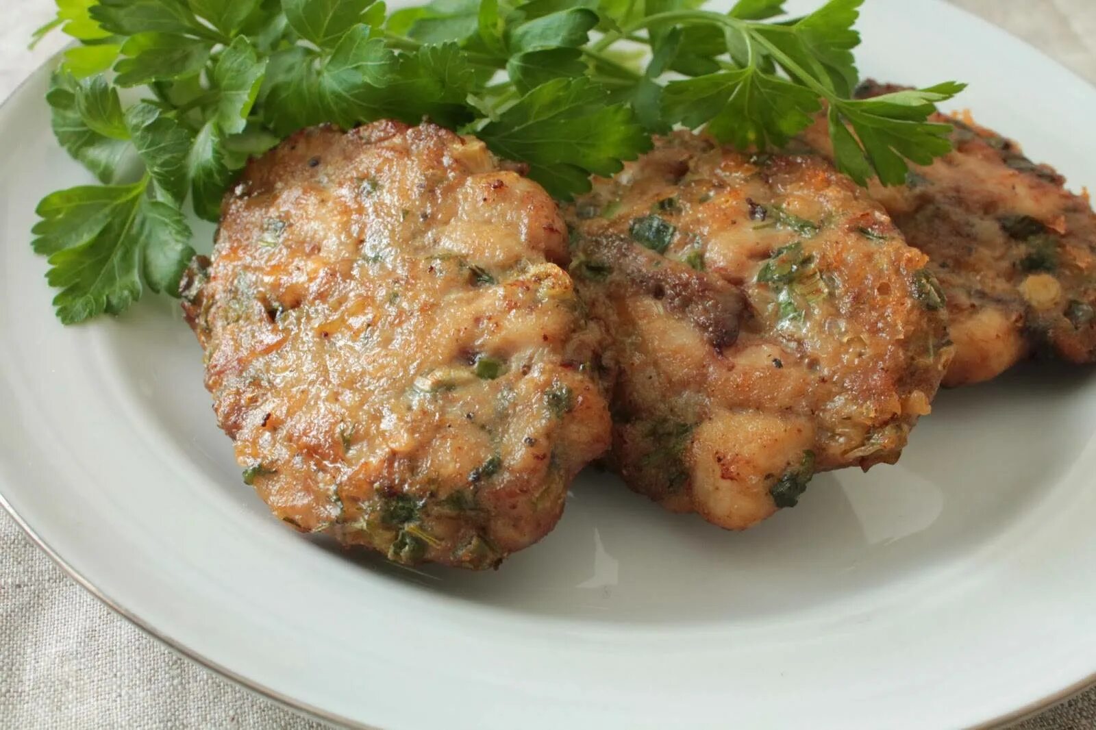 Биточки мясные рубленные. Рубленные котлеты из свинины. Мясо по албански. Котлеты. Рубленные котлеты.