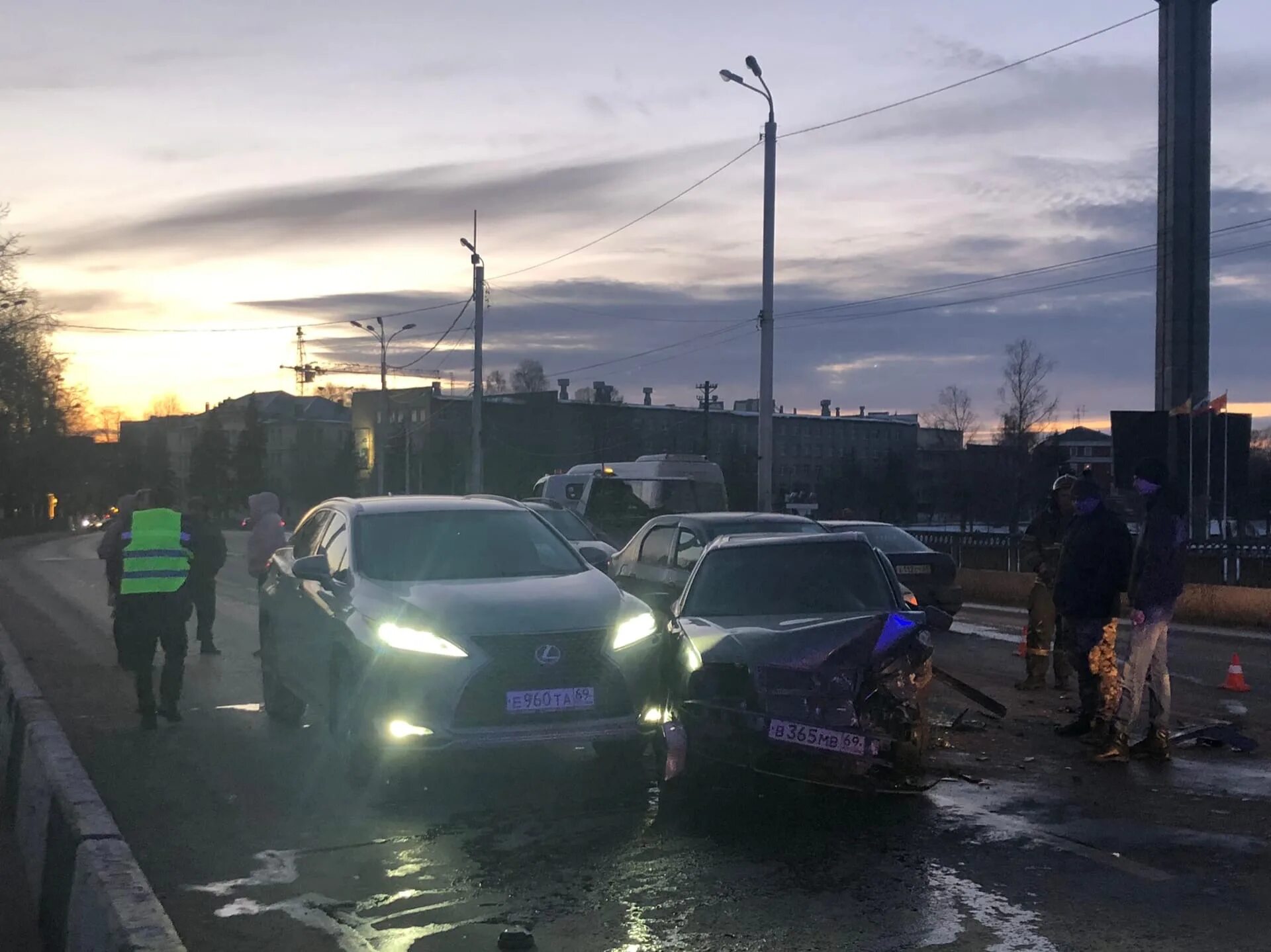 Памятник ветеранам боевых действий. Опрокидывание автомобиля в кювет. Потоп нижние серги 2020. Новости 03. 07 24.