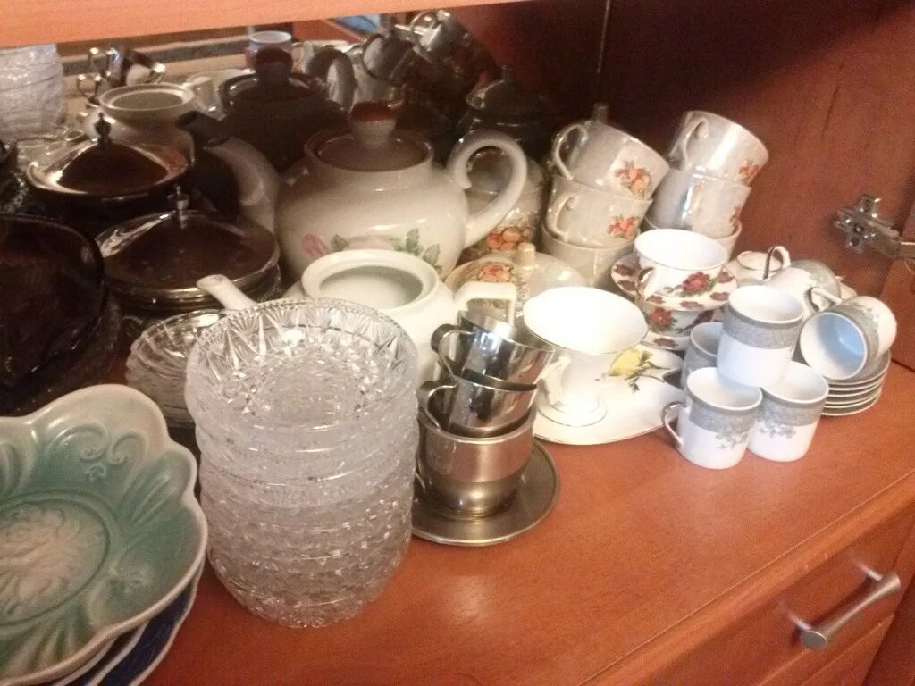 Авито посуда купить. Красивая посуда СССР. Посуда даром. Много посуды. Посуда СССР много.