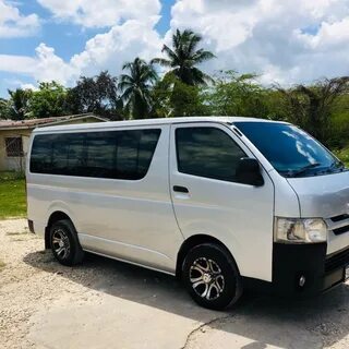 Toyota Jamaica Hiace Bus For Sale 2016 in May Pen Clarendon Clarendon.