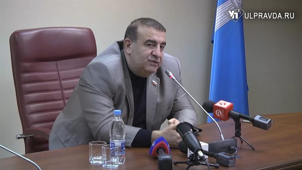 Володарский депутат. Володарский депутат. Депутат володарский. Володарский депутат. Депутаты ульяновска.