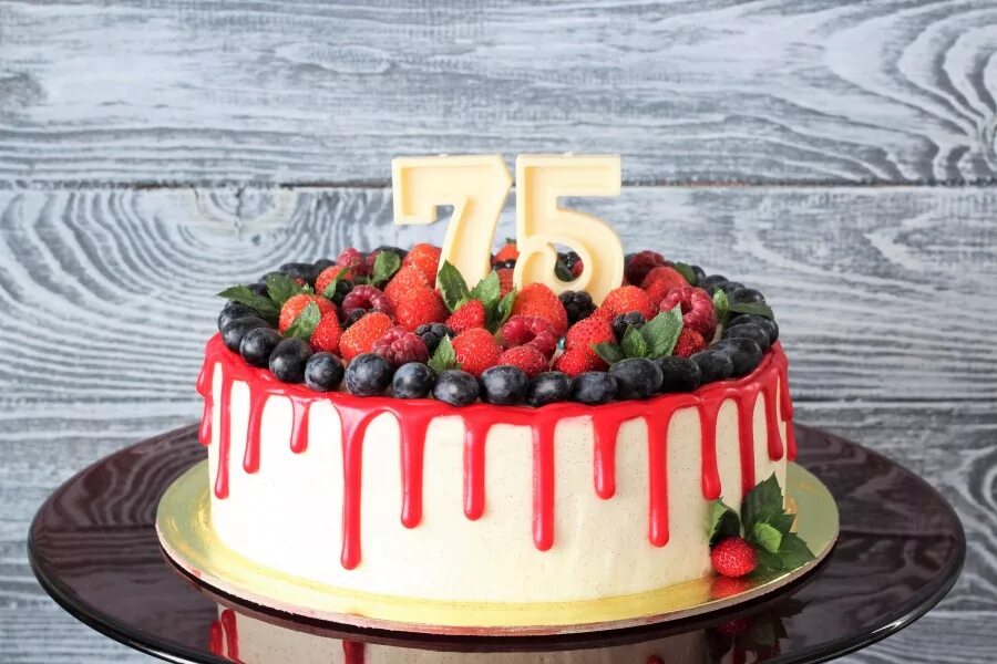 Торт с днем рождения!. Торт для мужчины 75 лет на день рождения. Торт на 75 юбилей мужчине. Торт на 75 лет женщине.