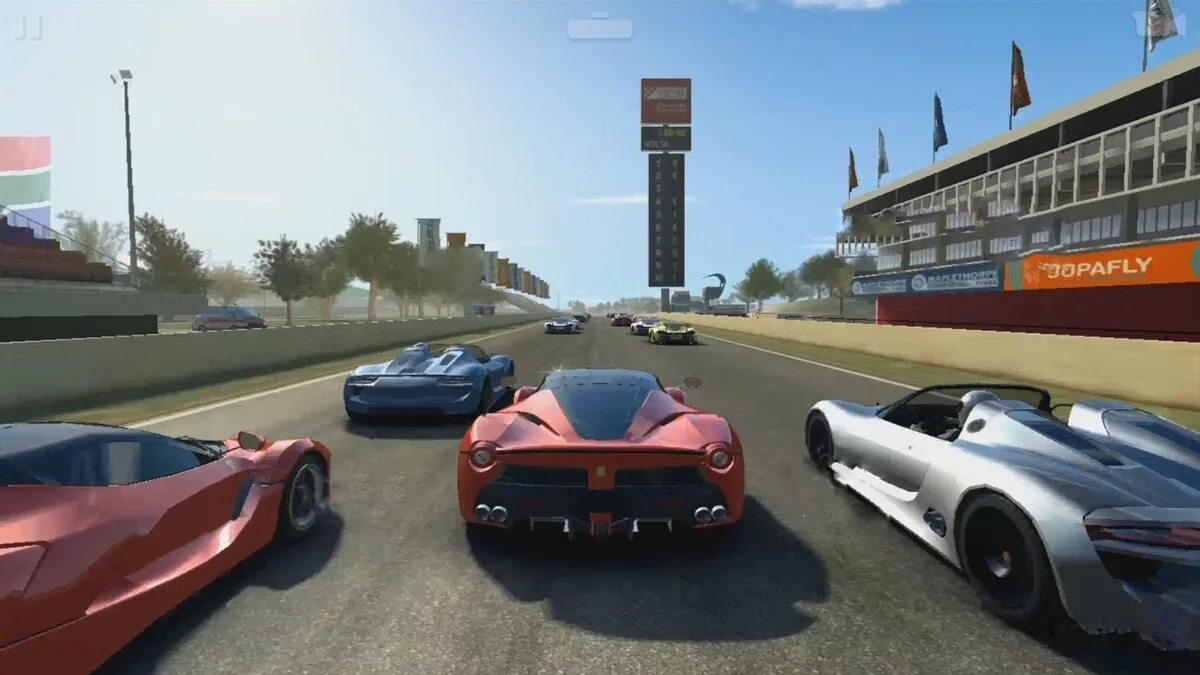 Гонки по сети на телефон. Реал рейсинг 3. Гонки real Racing 3. Real Racing 3 Gameplay. Real Racing 3 геймплей.