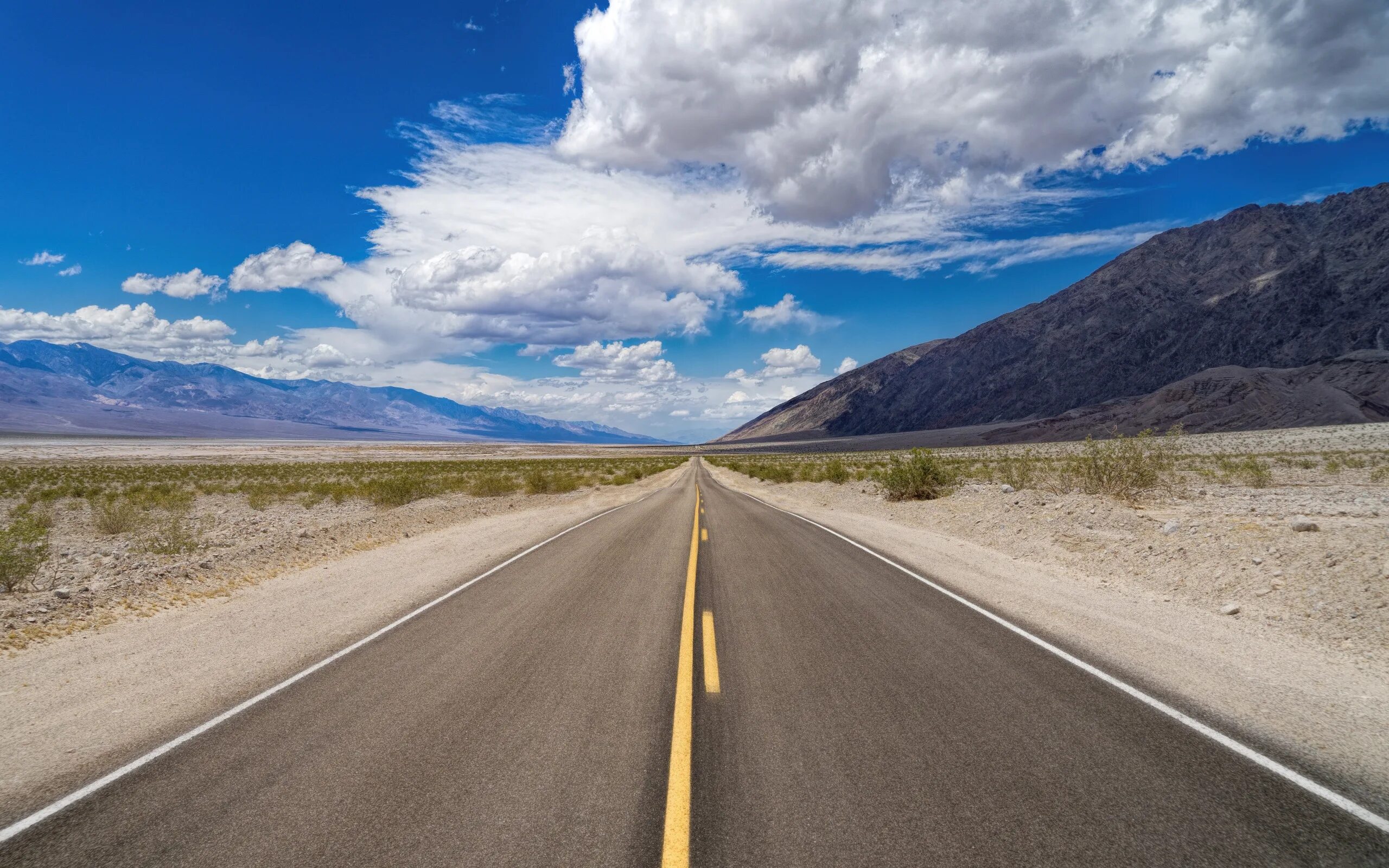 Трансфэгэрашское шоссе трансильвания. Красивый пейзаж с дорогой. Фон горы дорога. Jacone дорога. Красивая дорога.