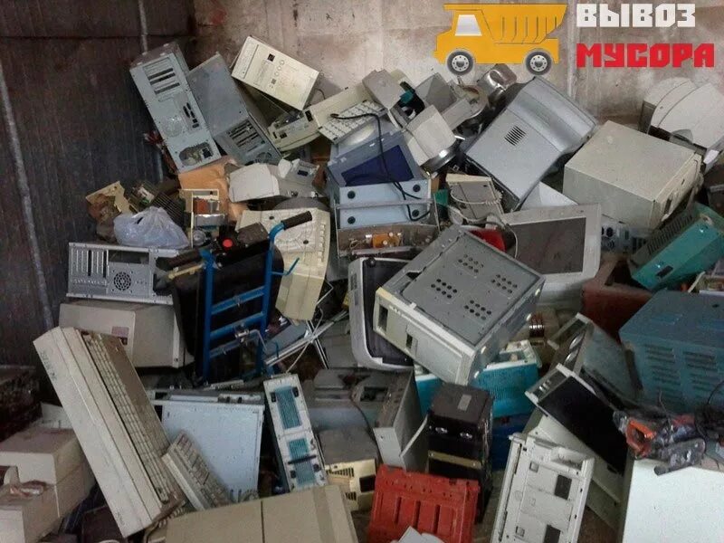 Сдать старую технику в магазине можно. Утилизация оргтехники. Утилизация офисной техники. Лом оргтехники. Оргтехника на утиль.