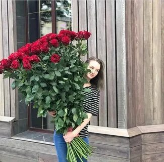 Большие высокие розы