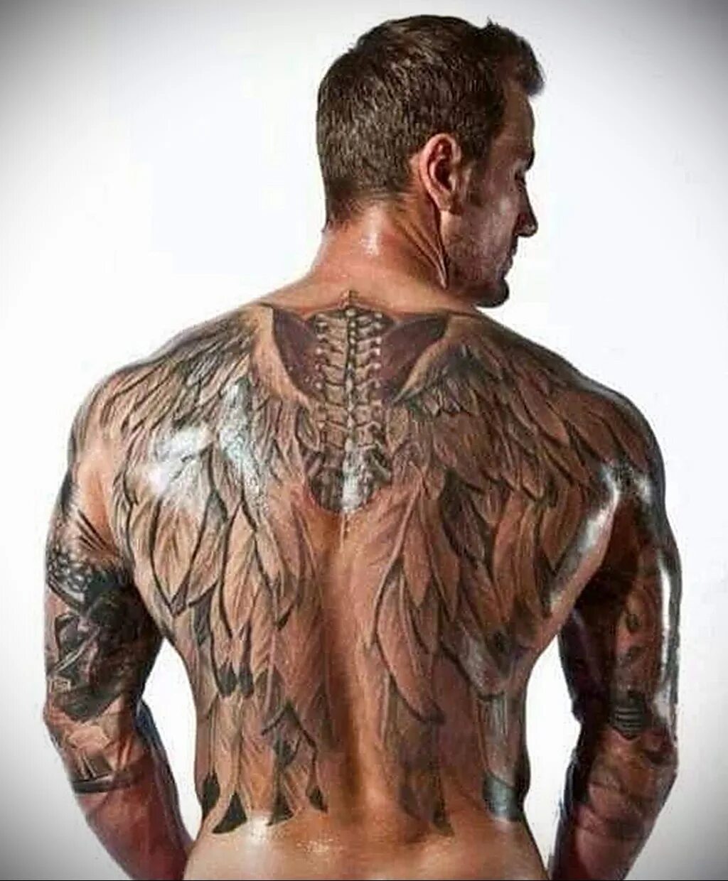 Мужская спина крылья. Тату на спине. Татуировки на спине мужские. Тату на всю спину. Красивые тату на спине мужские.