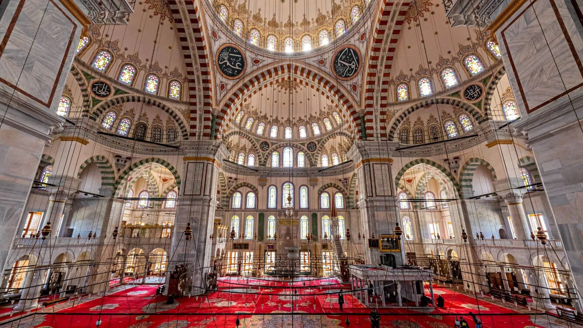 Мечеть Мехмеда Фатиха. Мечеть завоевателя Стамбул. Новая мечеть в Стамбуле Валиде.