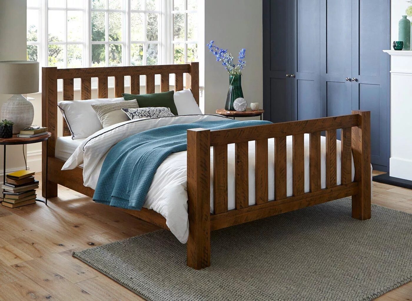 Скрип деревянных кроватей. Кровать подростковая «Wooden Bed-2». Кровать дерево текстиль. Деревянная кровать в скандинавском стиле. Кровати в скандинавском стиле с деревянным каркасом.