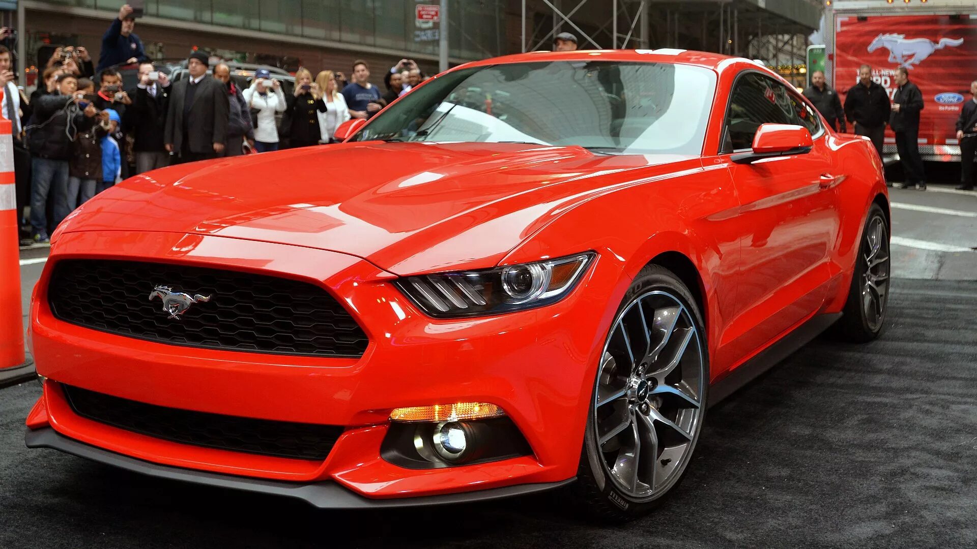 Красный 2015. Форд Мустанг 2015. Форд Мустанг 2015 красный. Ford Mustang 2015. Ford Mustang 2015 красный.