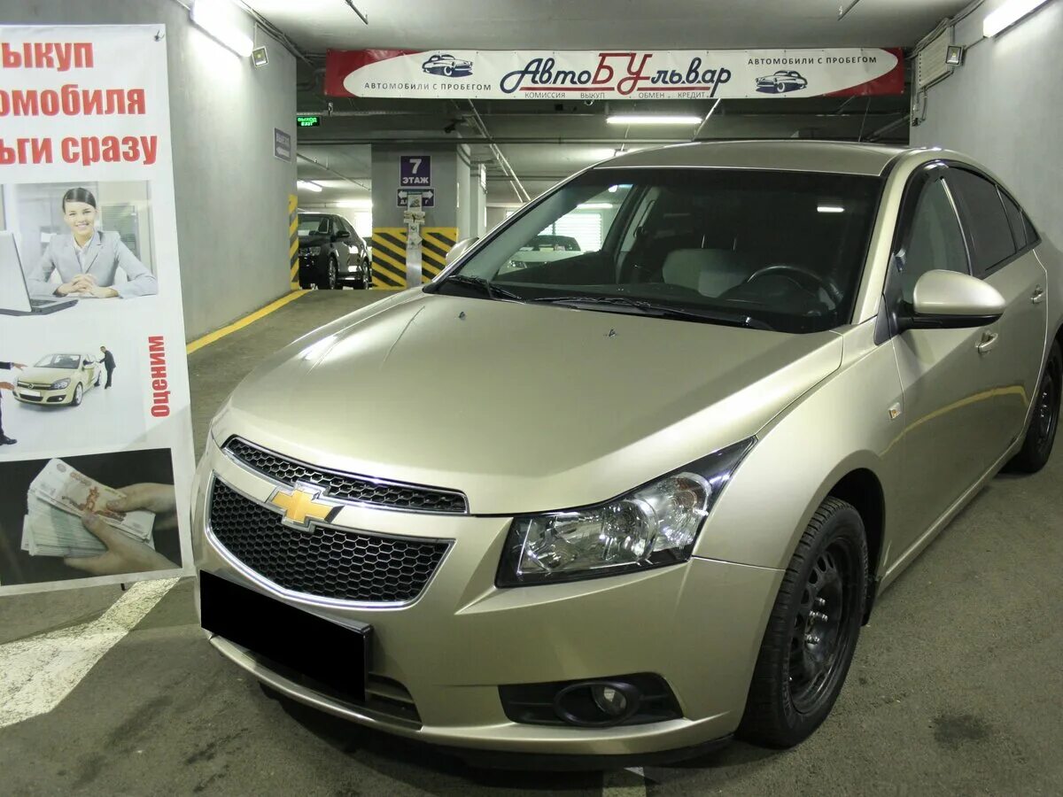 Куплю б у машину в тюмени. Chevrolet Cruze j305. Chevrolet Cruze j308. Шевроле Круз седан бежевый 2011. Chevrolet Cruze j305 слоновая кость.