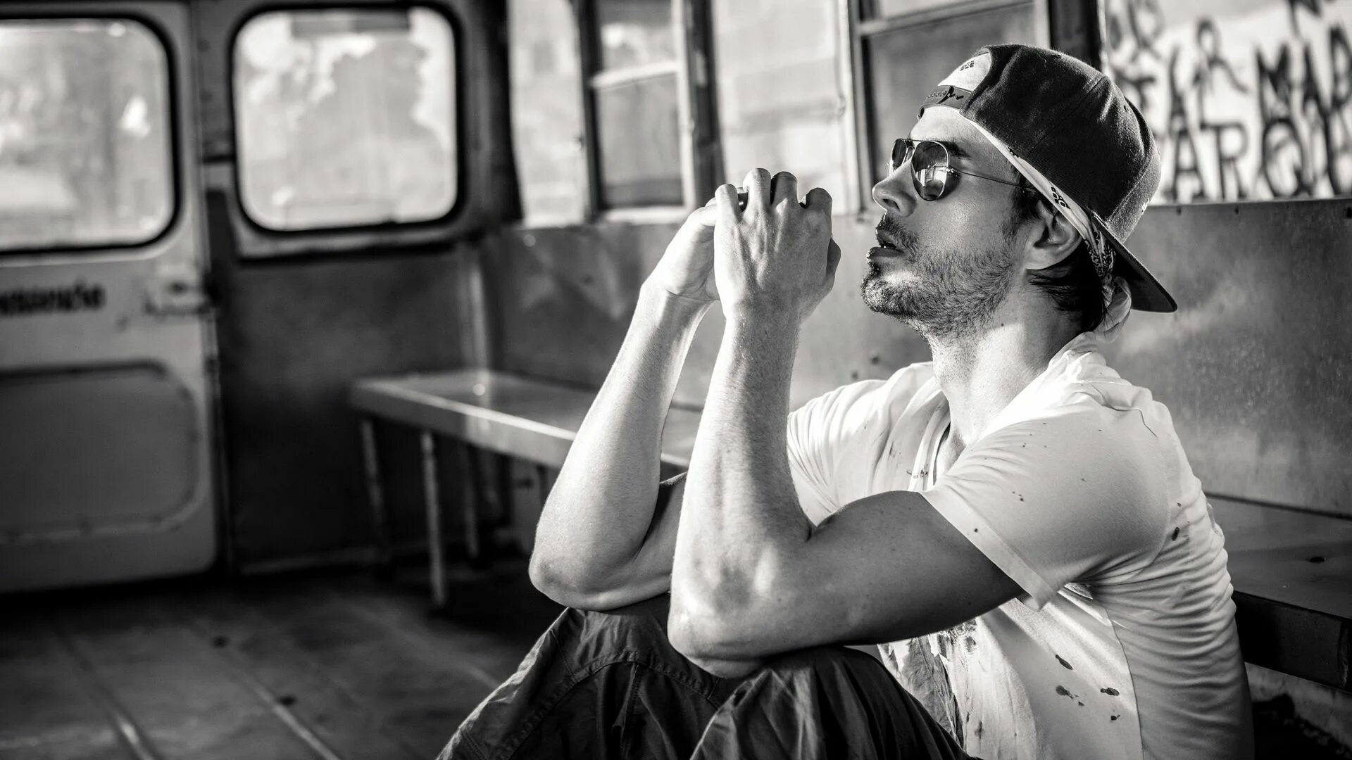 Enrique iglesias subeme radio. Энрике иглесиас subeme la radio. subeme la radio обложка. enrique iglesias subeme la radio слушать. энрике иглесиас радио слушать.