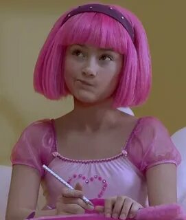 Жалқау қалашықтағы Джулианна Роуз Мориэлло және Стефанимен жалаңаш порно секс